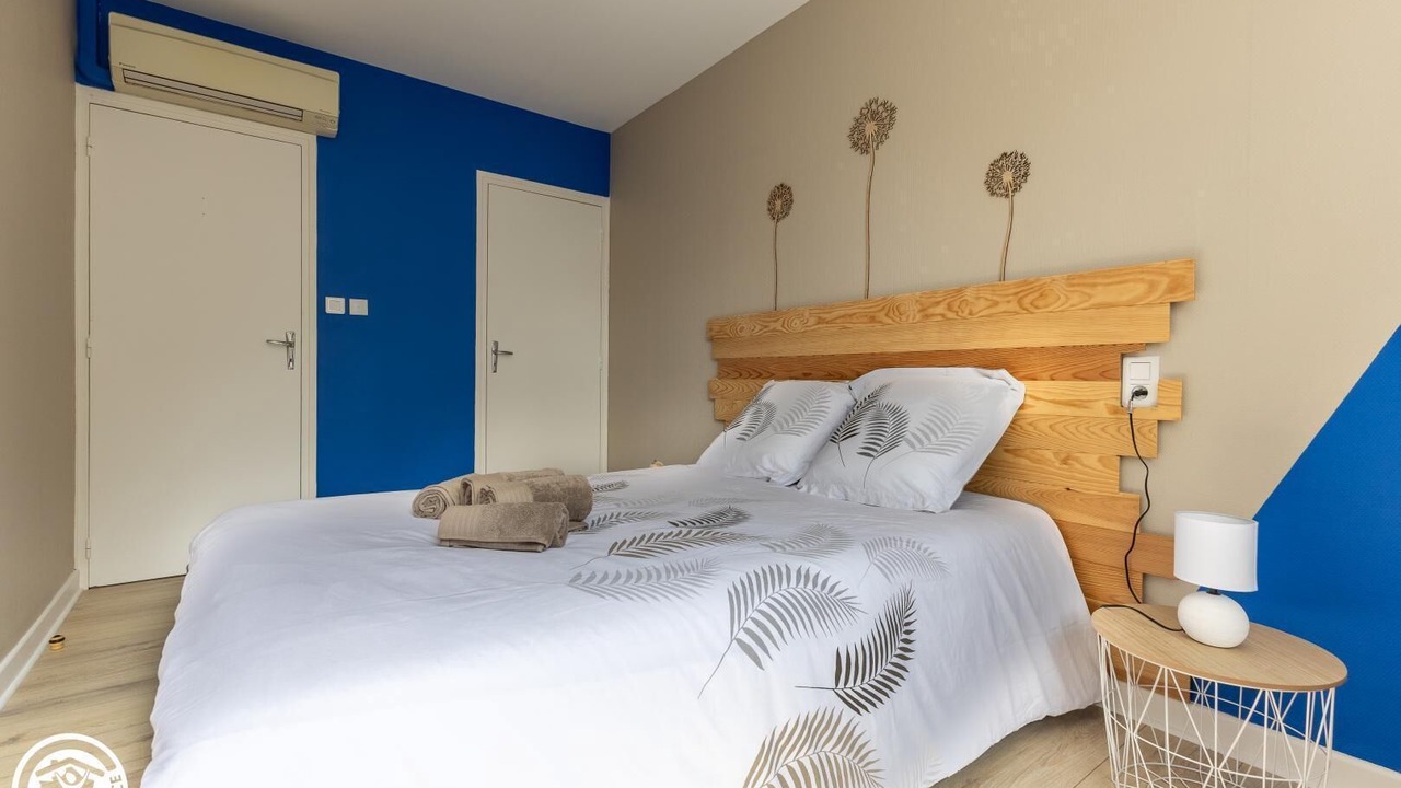 Photo of Bedroom in Champs