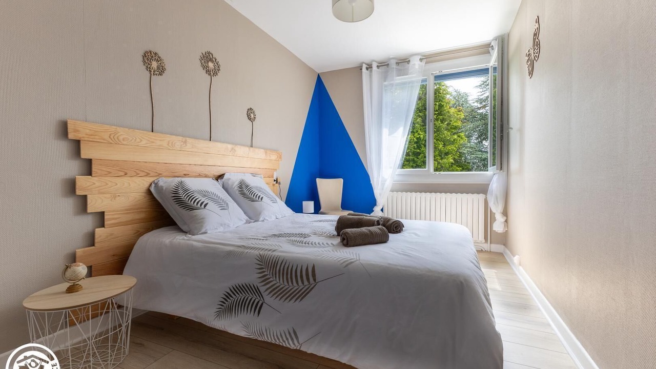 Photo of Bedroom in Champs