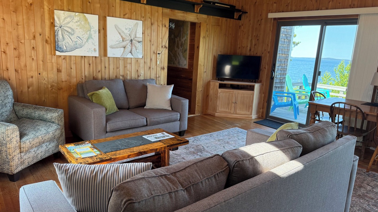 Photo of Livingroom in Brooklin