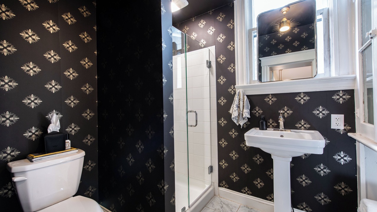 Photo of Bathroom in Cherokee Triangle