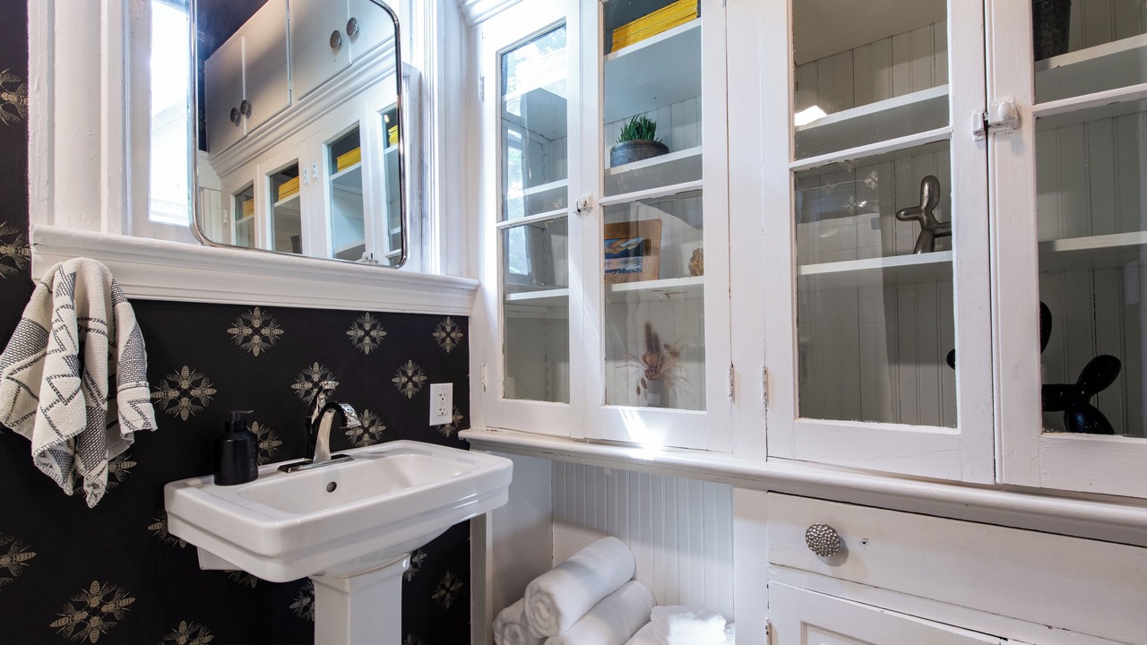 Photo of Bathroom in Cherokee Triangle