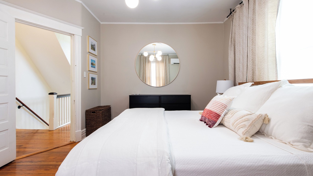 Photo of Bedroom in Cherokee Triangle