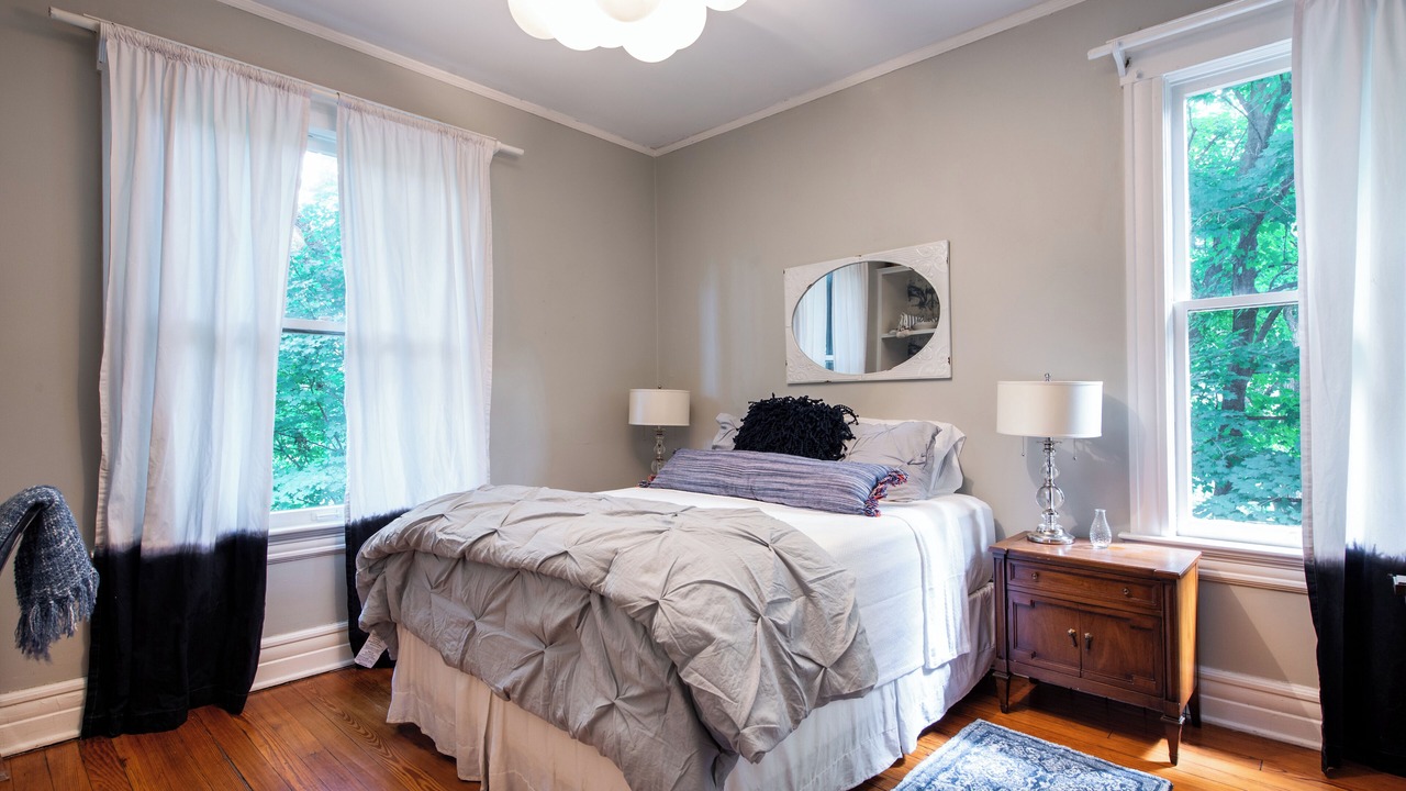 Photo of Bedroom in Cherokee Triangle
