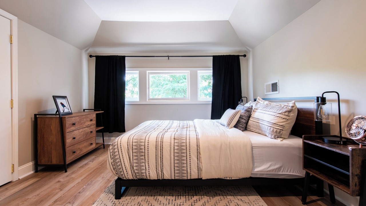 Photo of Bedroom in Cherokee Triangle