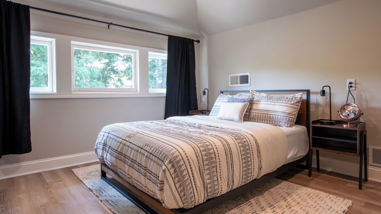 Photo of Bedroom in Cherokee Triangle