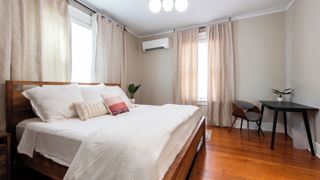 Photo of Bedroom in Cherokee Triangle
