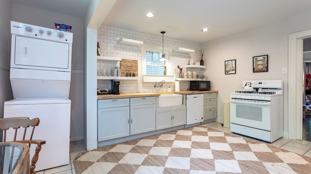 Photo of Kitchen in Austin Ave.