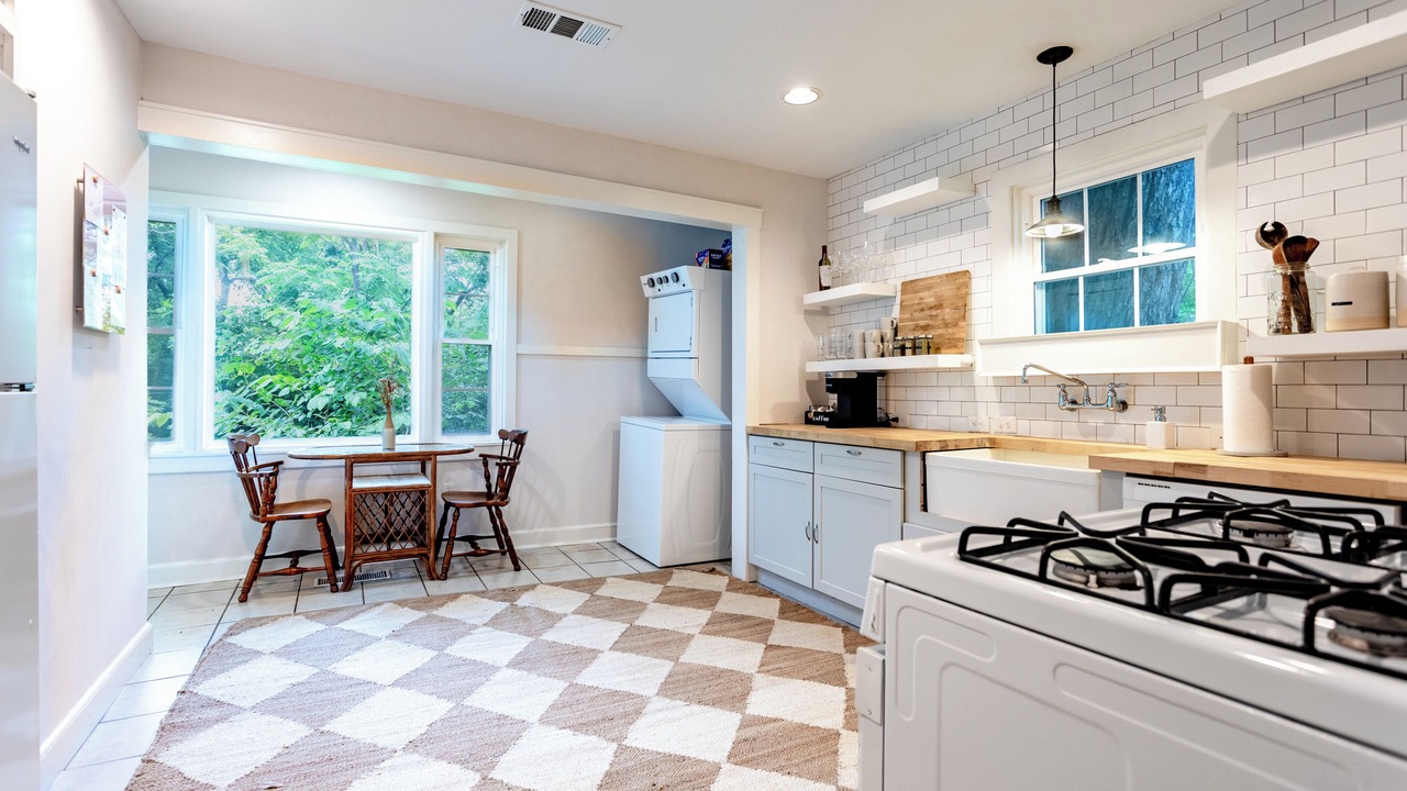 Photo of Kitchen in Austin Ave.