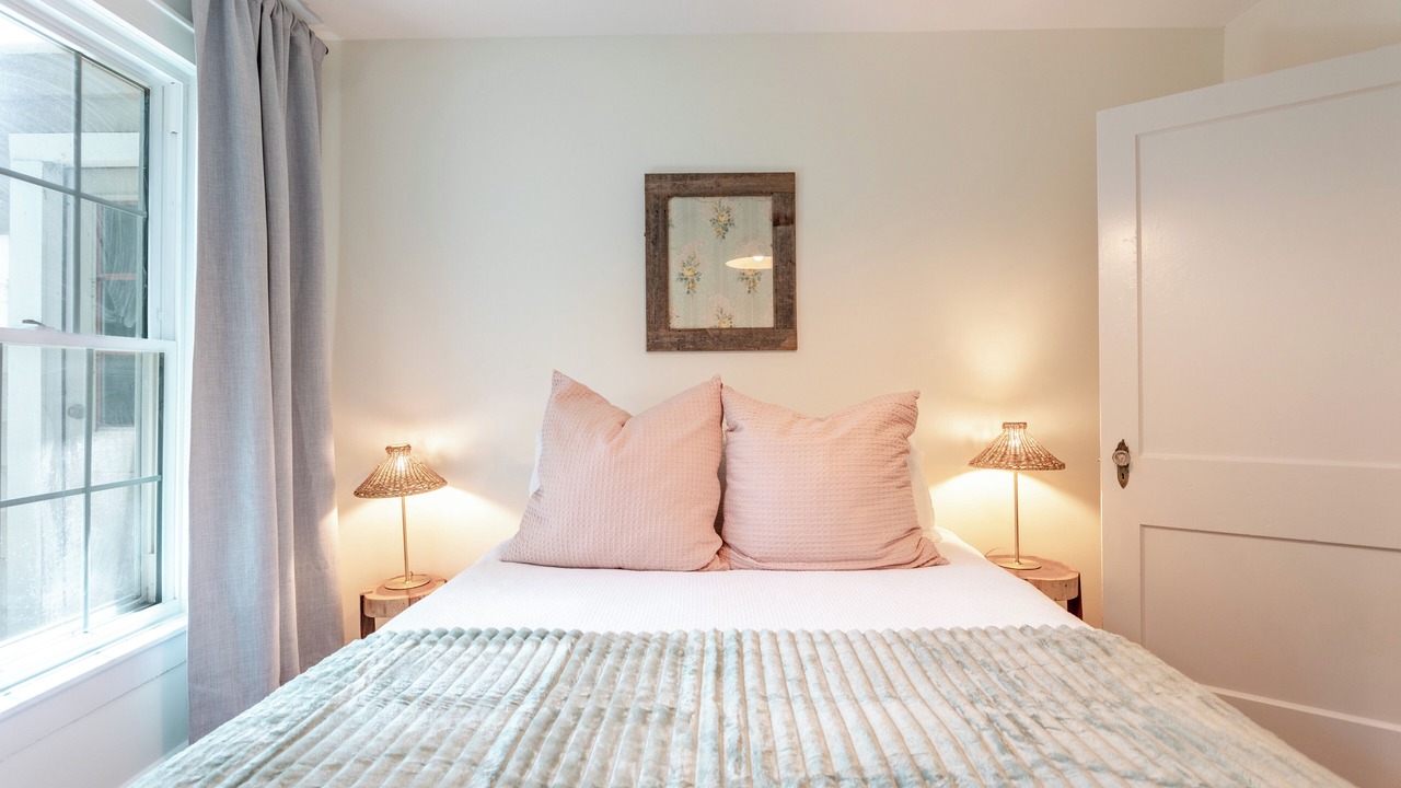 Photo of Bedroom in Austin Ave.