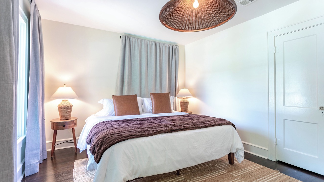 Photo of Bedroom in Austin Ave.