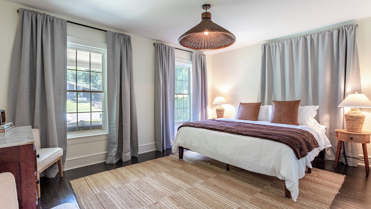 Photo of Bedroom in Austin Ave.