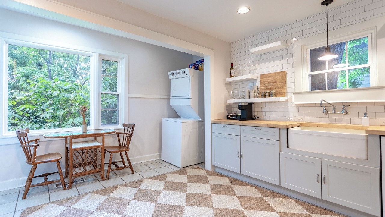Photo of Kitchen in Austin Ave.