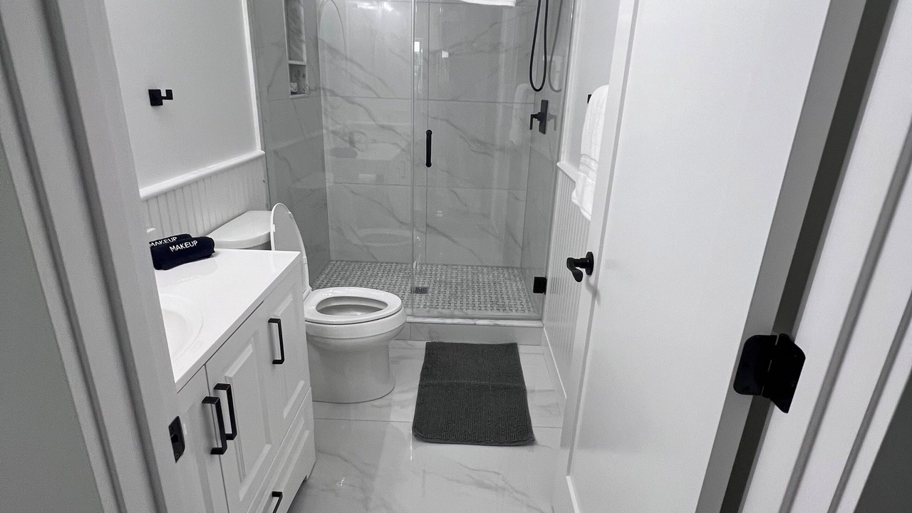 Photo of Bathroom in Lagoon Heights