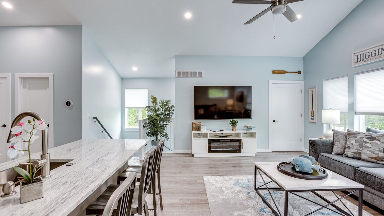 Photo of Livingroom in Higgins Lake