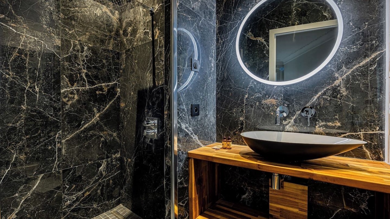 Photo of Bathroom in Porte-Dauphine