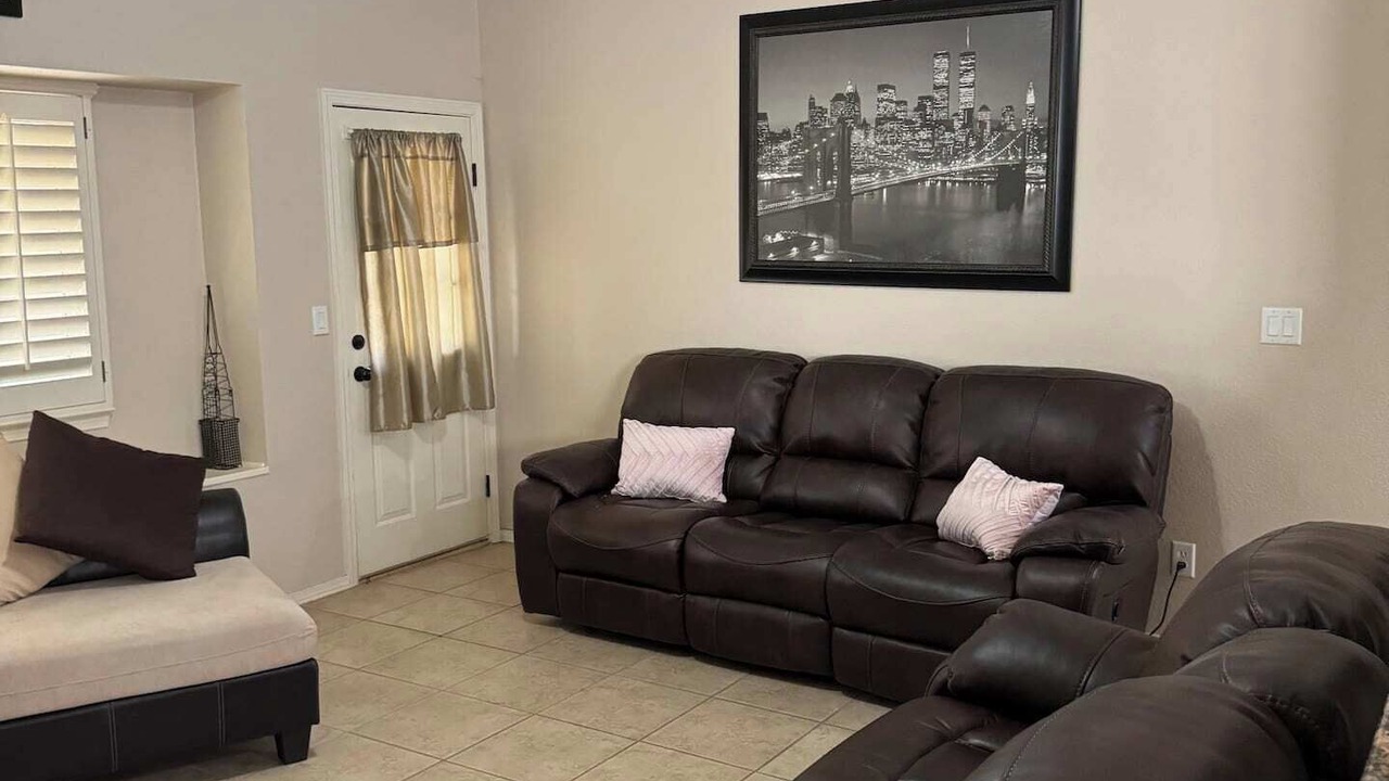 Photo of Livingroom in Biggs Field