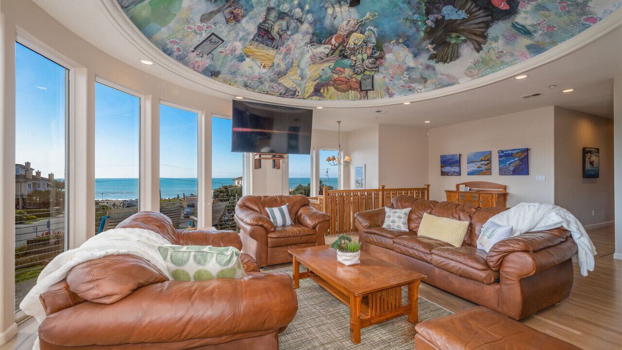 Photo of Livingroom in El Granada