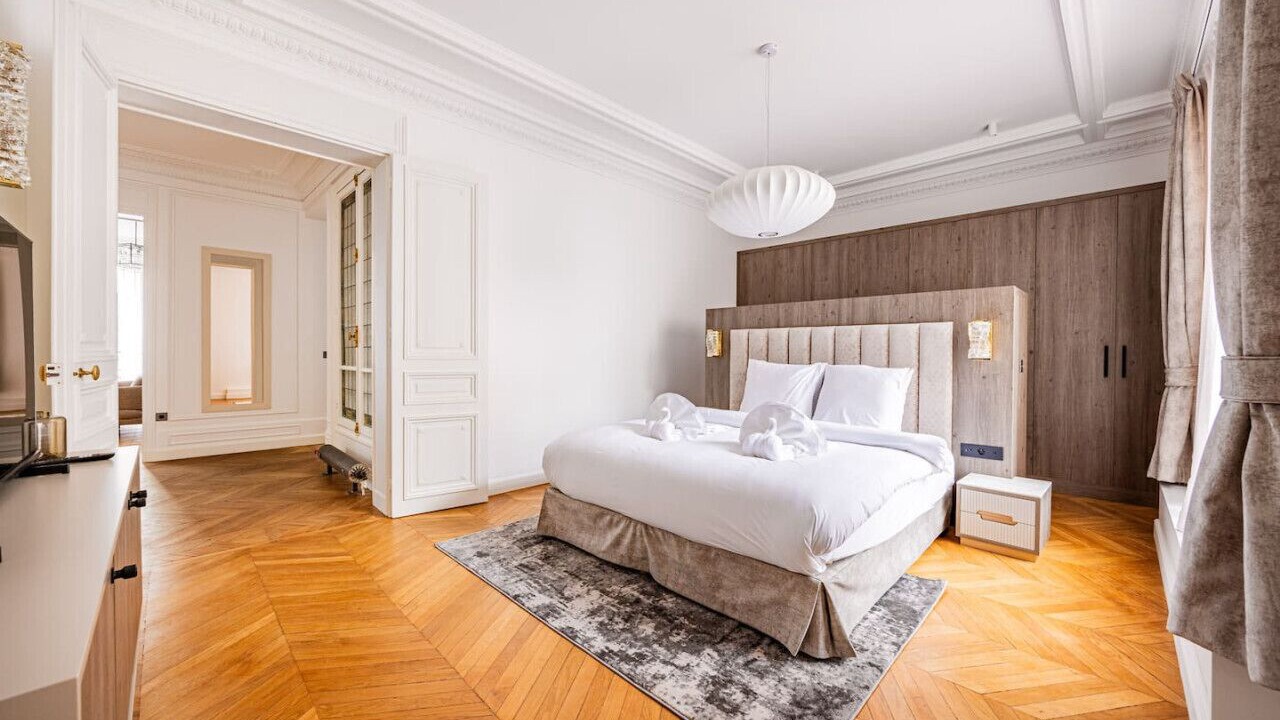 Photo of Bedroom in 8th Arrondissement