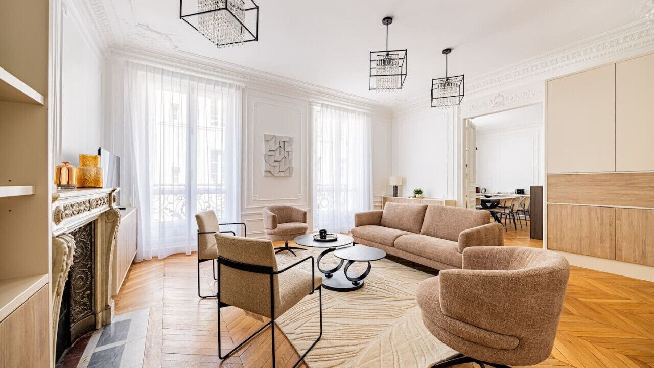 Photo of Livingroom in 8th Arrondissement