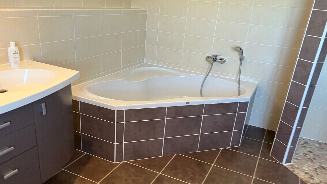 Photo of Bathroom in Felines-Minervois