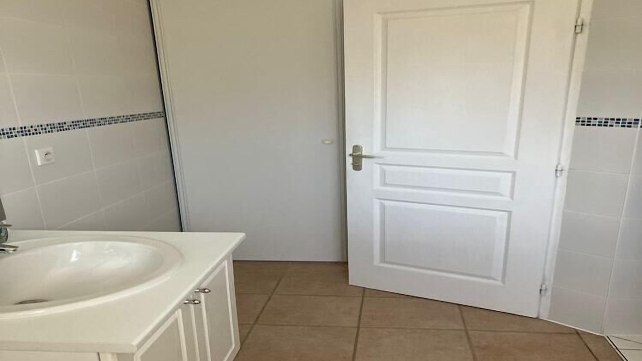 Photo of Bathroom in Felines-Minervois