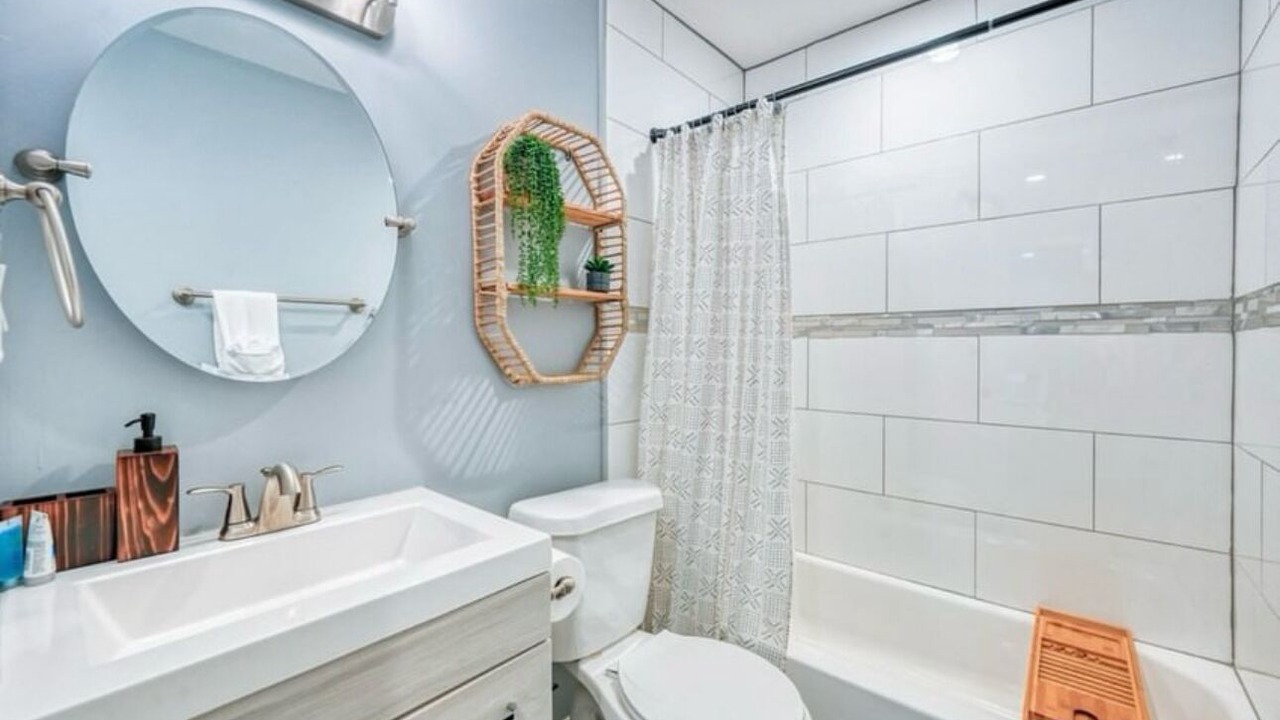 Photo of Bathroom in Southwestern