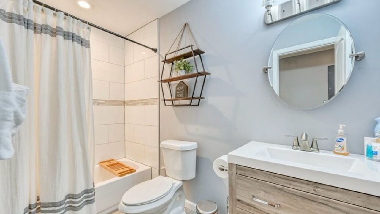 Photo of Bathroom in Southwestern