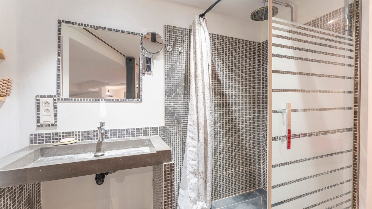 Photo of Bathroom in Vedene