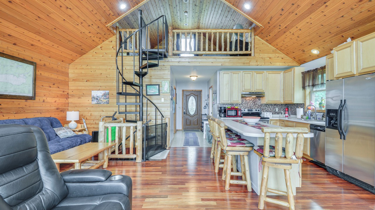 Photo of Livingroom in Three Mile Bay