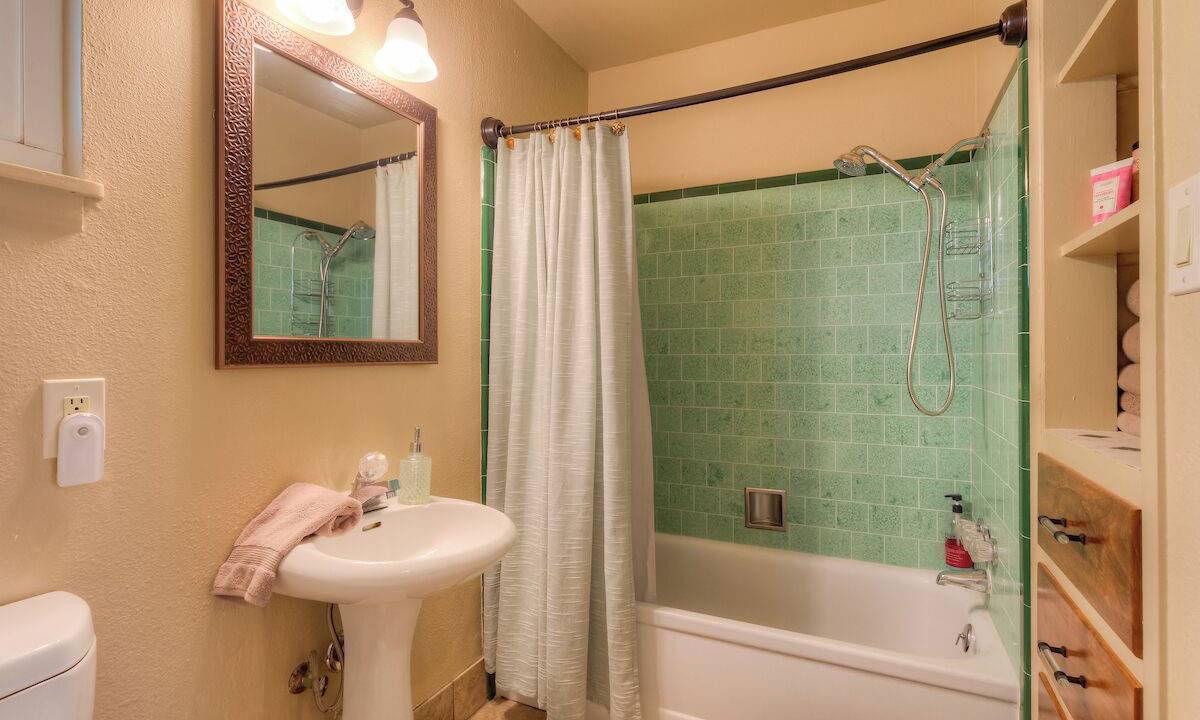 Photo of Bathroom in Oroville