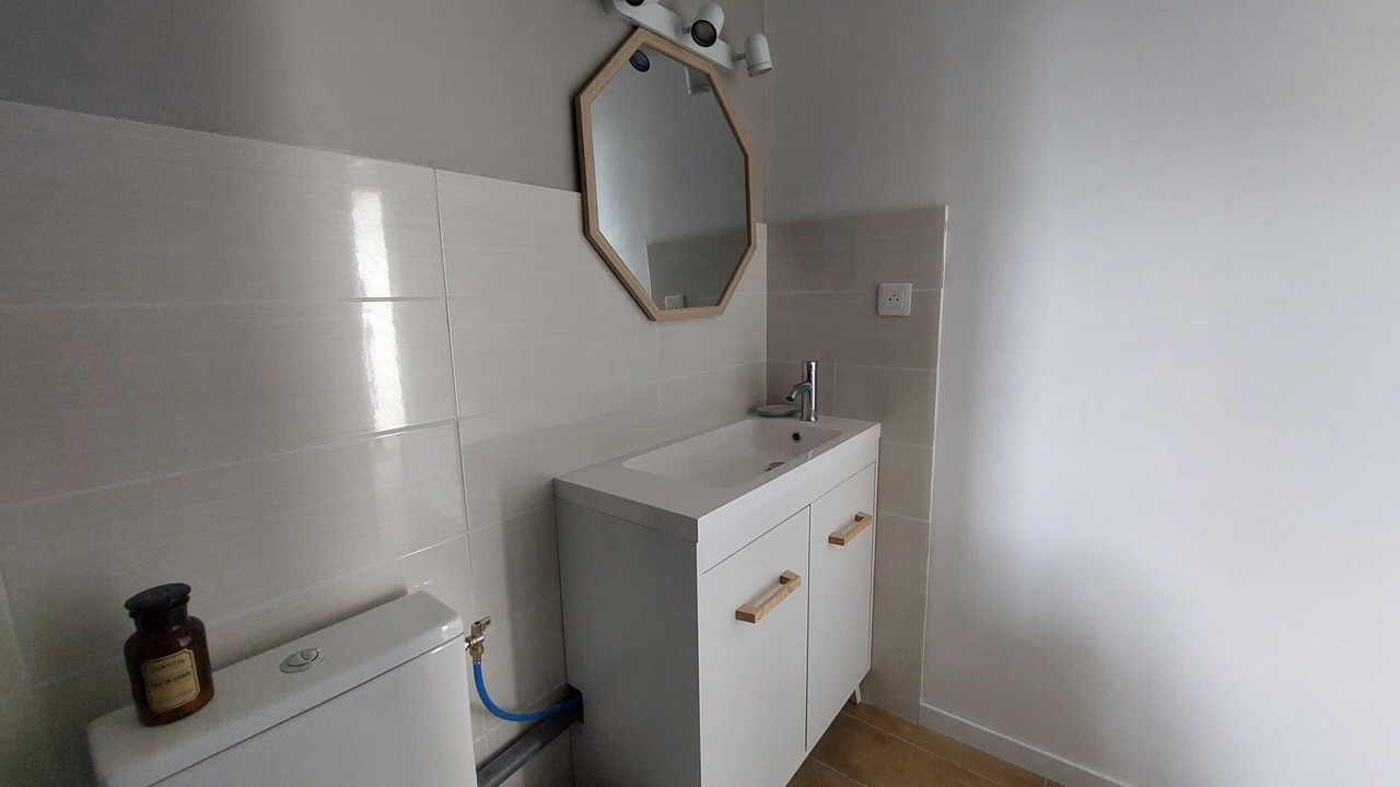 Photo of Bathroom in Aureville