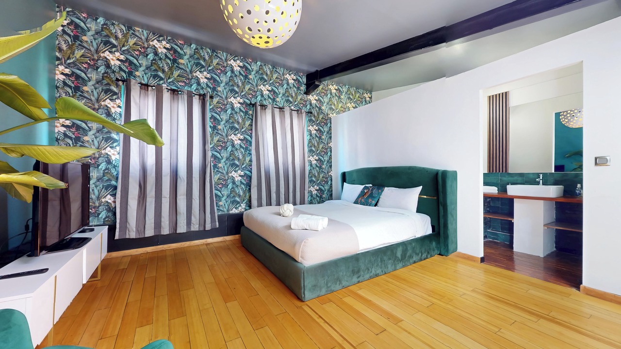 Photo of Bedroom in Suresnes