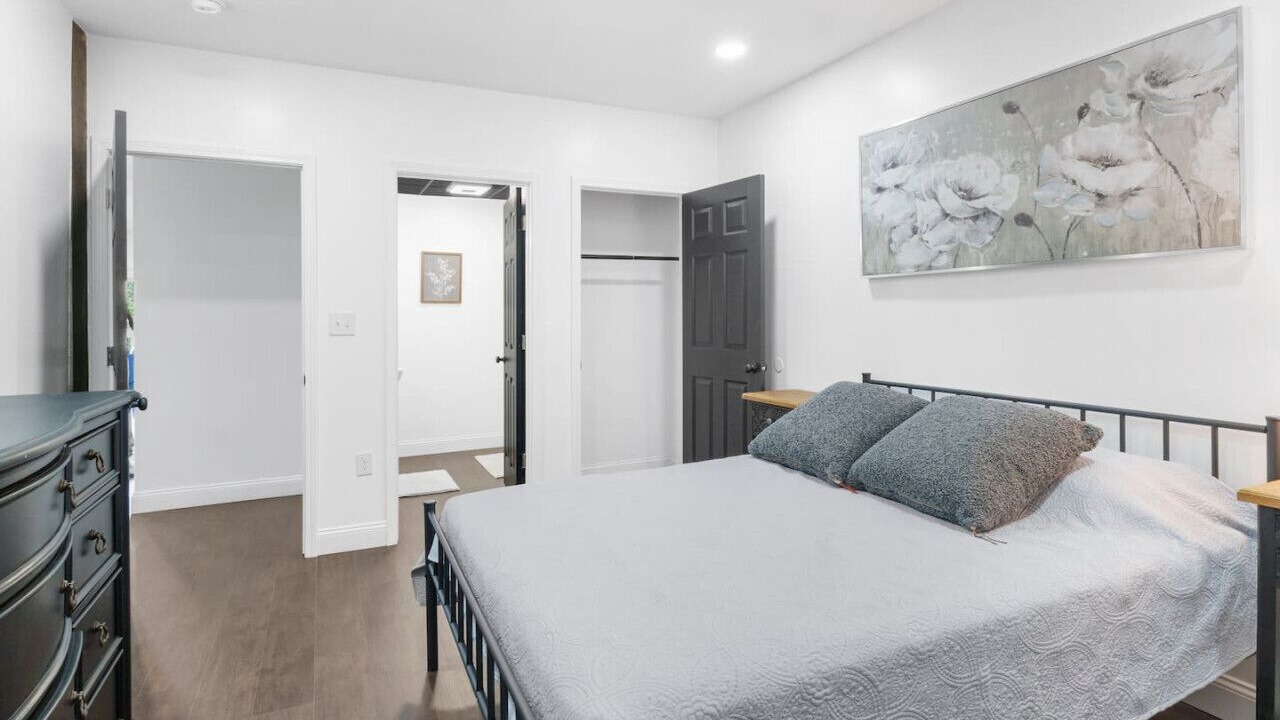 Photo of Bedroom in Russell