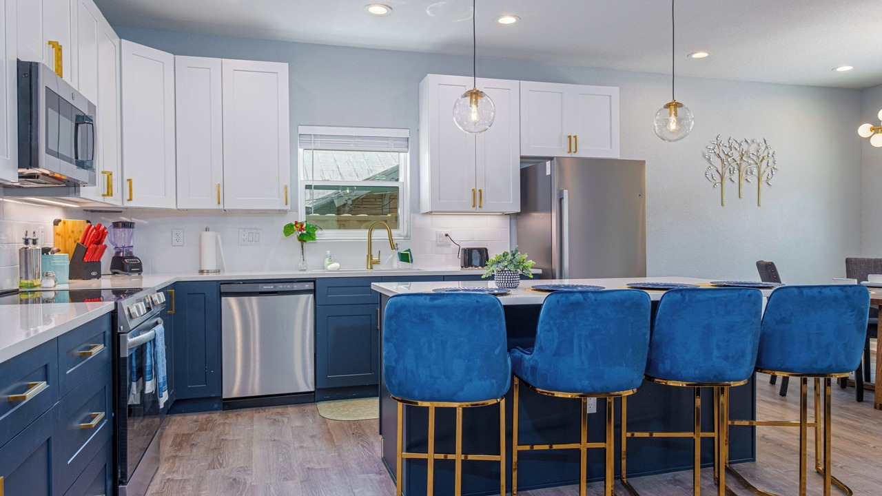 Photo of Kitchen in Historic Garderns