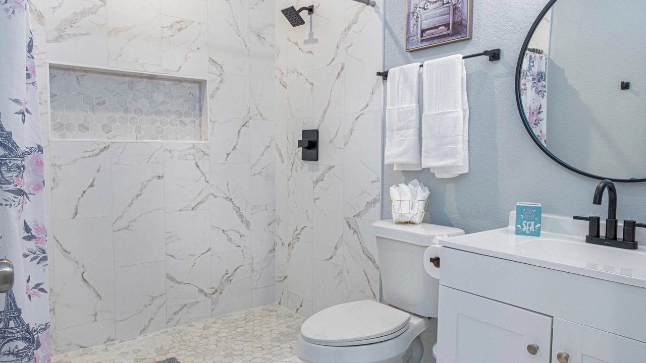 Photo of Bathroom in Historic Garderns