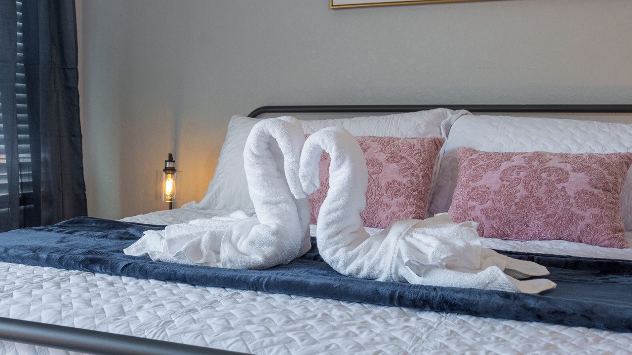 Photo of Bedroom in Historic Garderns