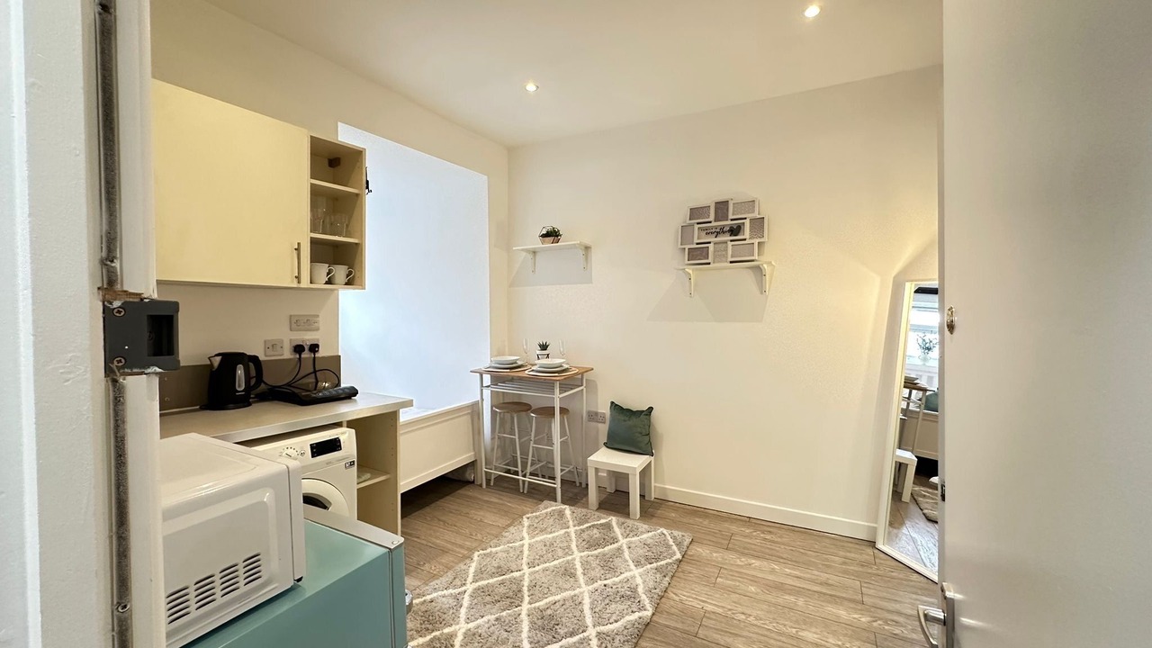 Photo of Others in Kensal Green