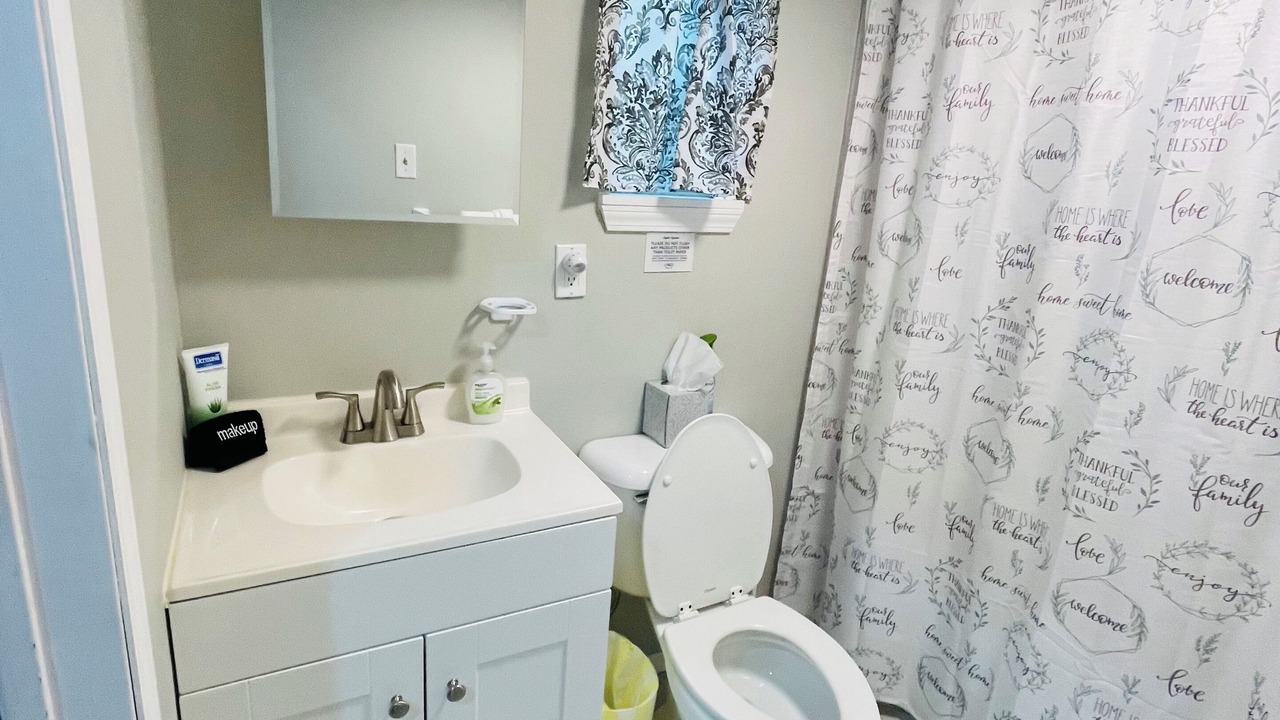 Photo of Bathroom in Garfield