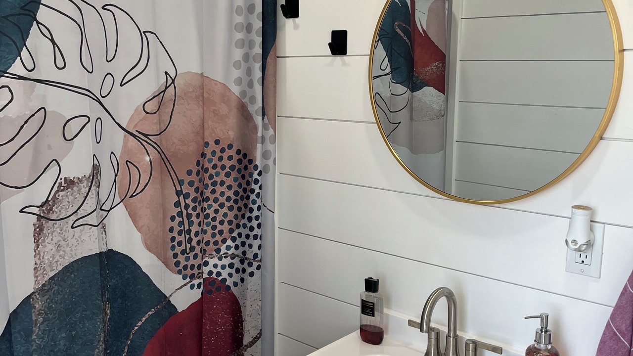 Photo of Bathroom in Mountainburg