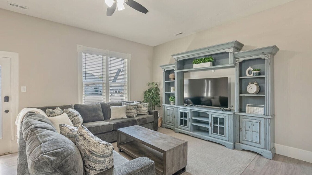 Photo of Livingroom in Lehi