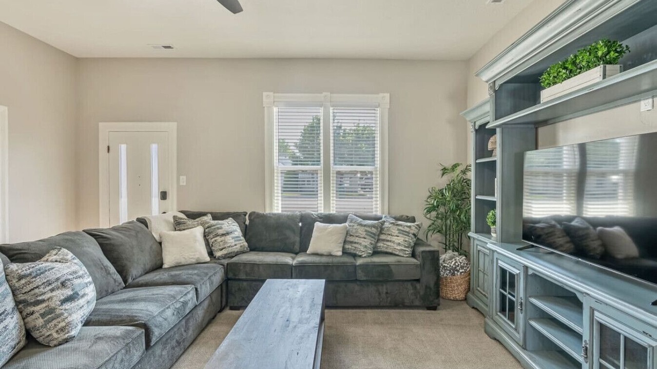 Photo of Livingroom in Lehi