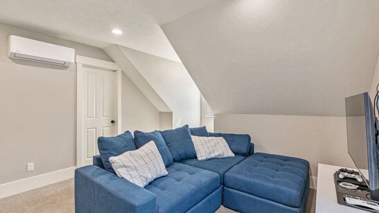 Photo of Livingroom in Lehi