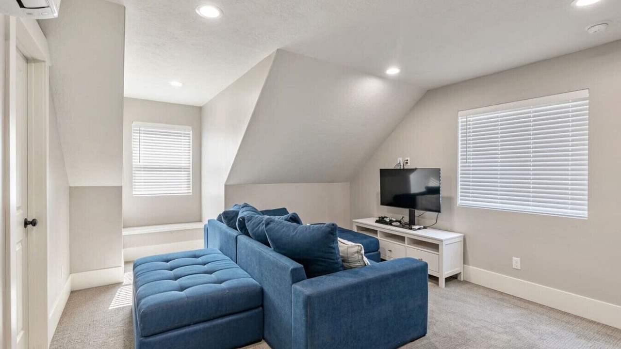 Photo of Livingroom in Lehi