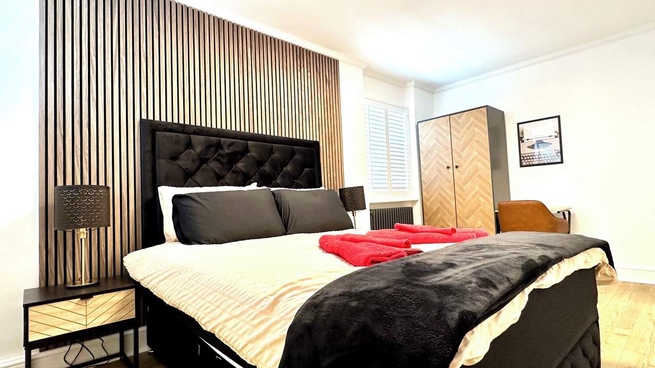 Photo of Others in Clapham