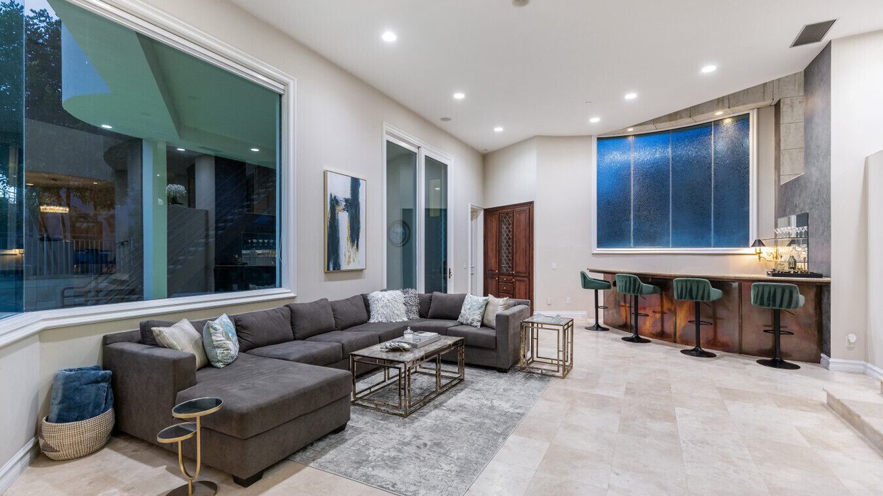 Photo of Livingroom in North Tustin