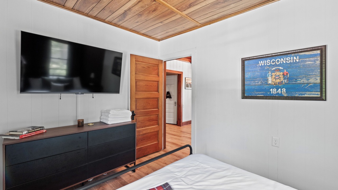 Photo of Bedroom in Browns Lake