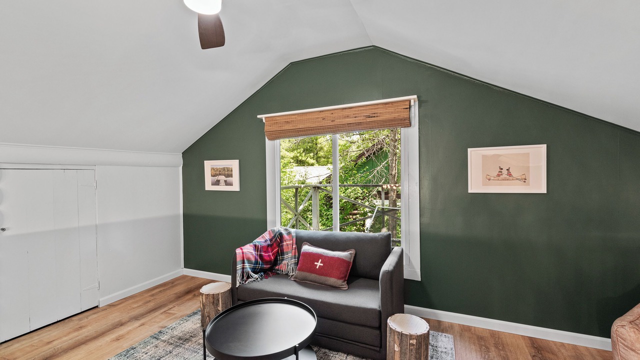 Photo of Livingroom in Browns Lake