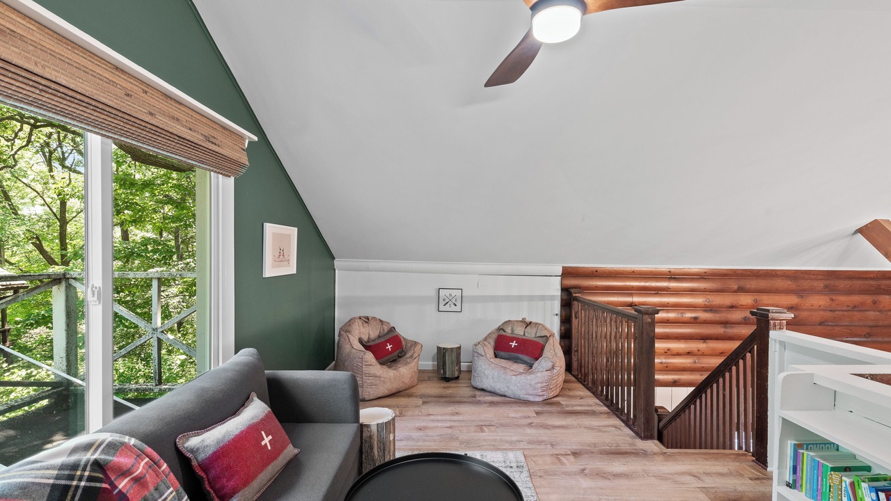 Photo of Livingroom in Browns Lake