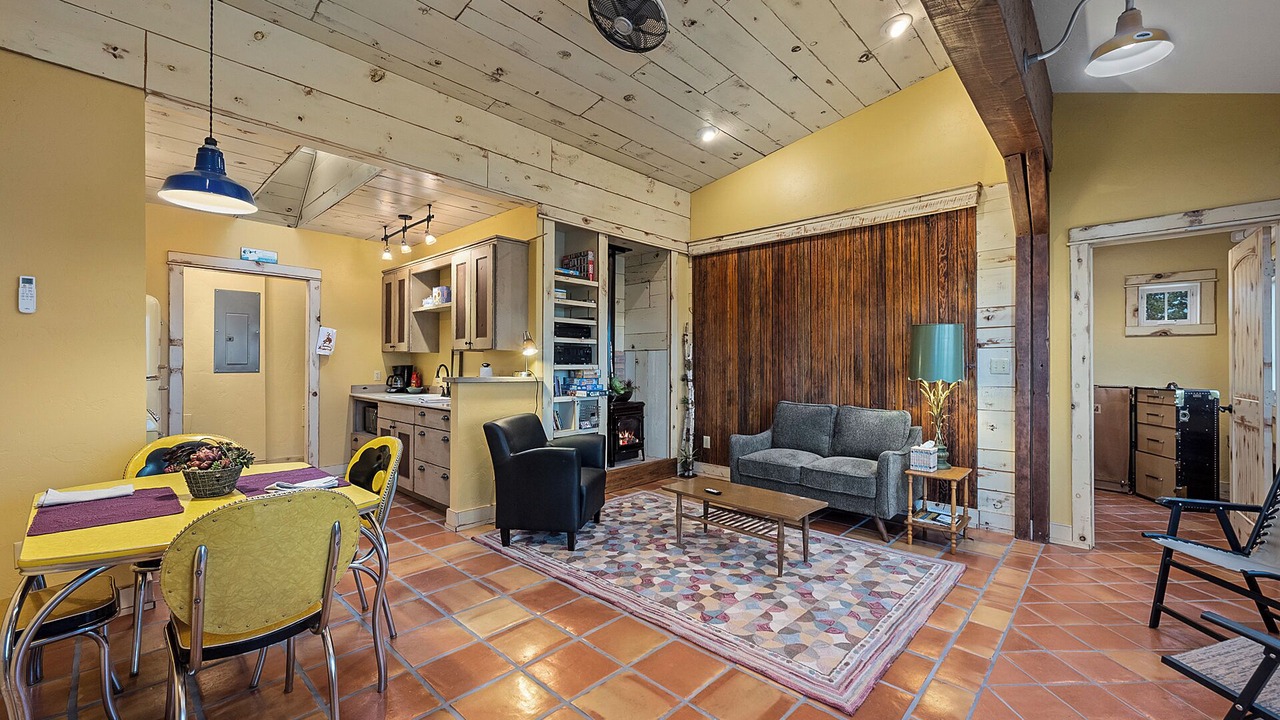 Photo of Livingroom in Meriden