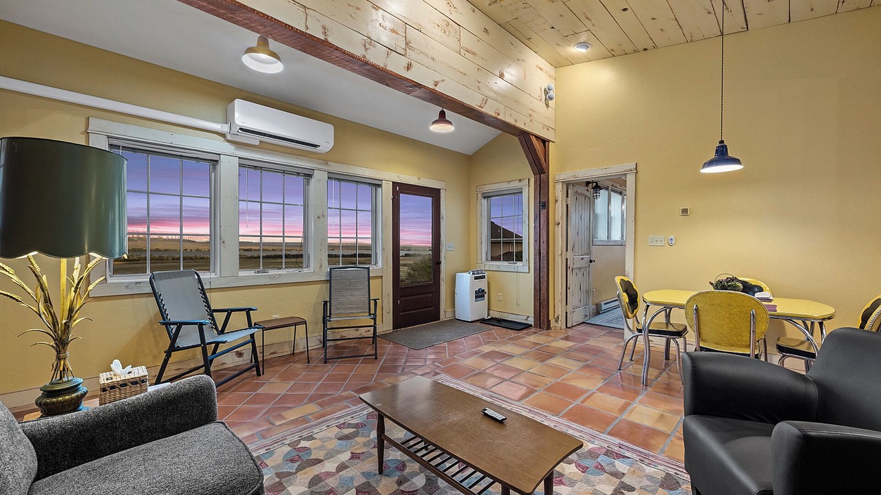 Photo of Livingroom in Meriden